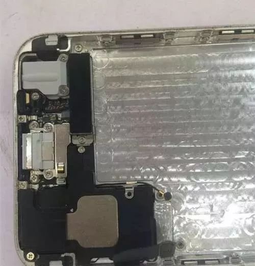 iphone6s蓝屏,iphone6s黑屏不开机充电没电流