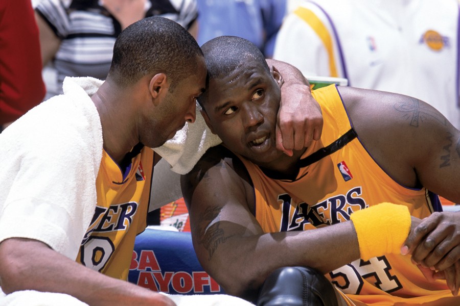 那些年科比单挑詹姆斯,回顾那些年科比的黑肘