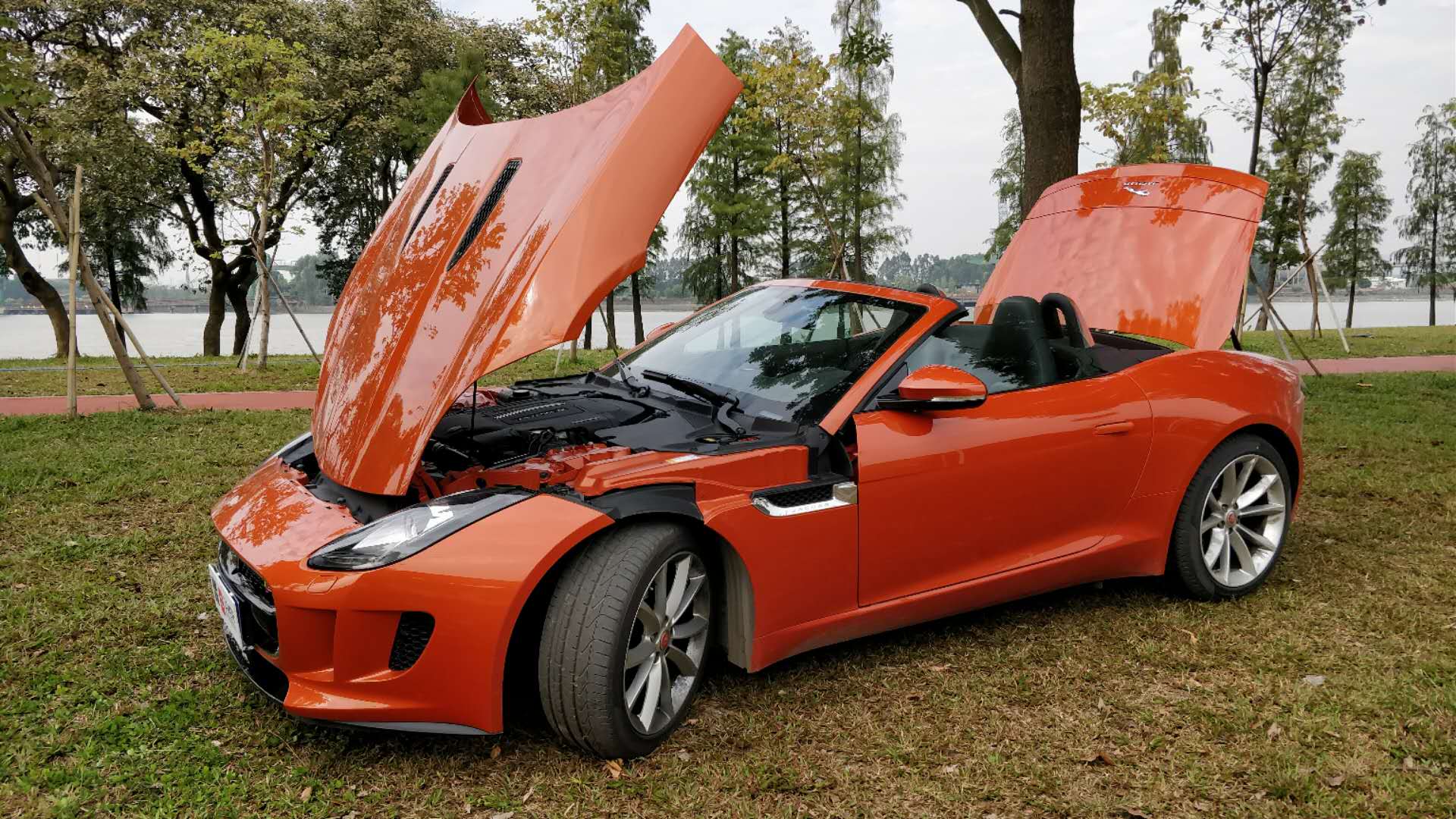 捷豹车被吐槽,捷豹汽车排气声浪低沉