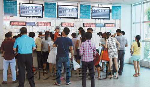 嫂子有乙肝，却不听劝阻坚持喂侄子吃东西，弟媳不让还说弟媳小气