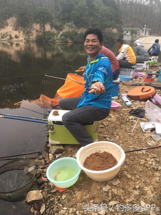 奔横县只为巴西雕，遇降温无奈成掐鲤