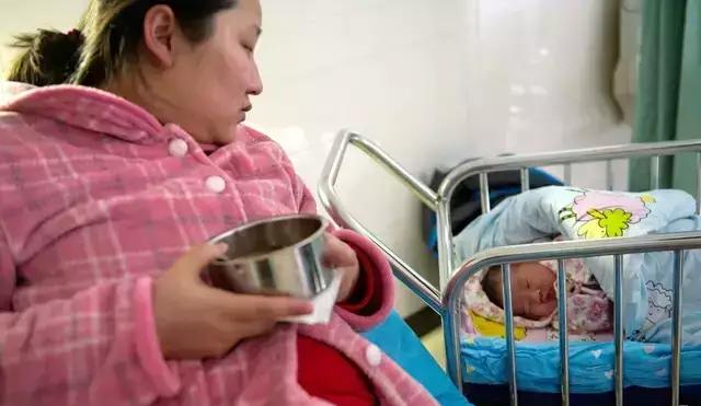 剖腹产后刀口崩裂有什么症状,剖腹产后32天伤口出血