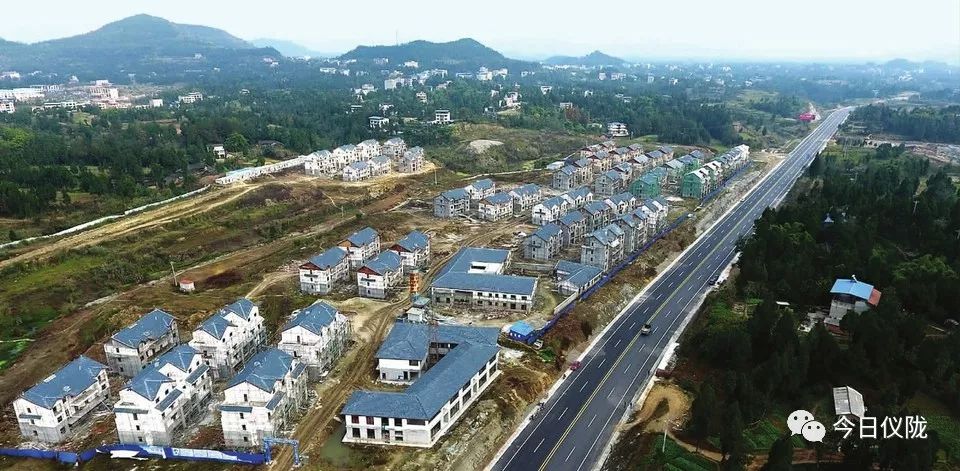 一座幸福感爆棚的滨江小城,一座山清水秀的幸福小城