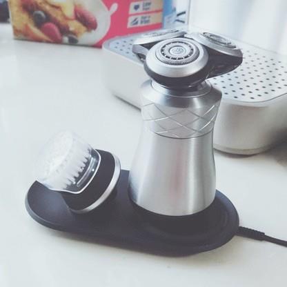 飞利浦剃须刀s8870充电,飞利浦高端剃须刀s9800