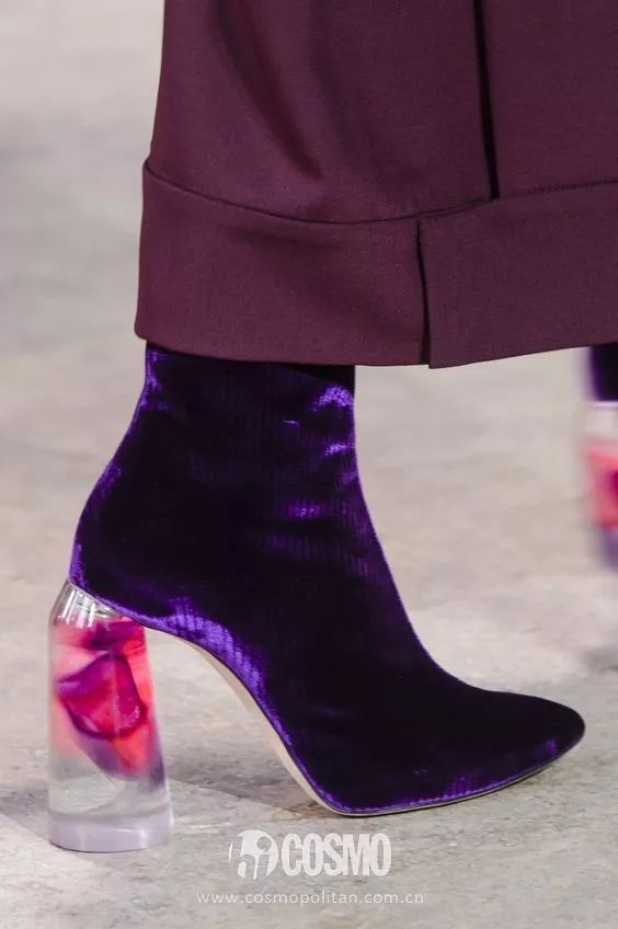 时髦办｜看厌了基础款丝绒短靴的我还能作什么妖？