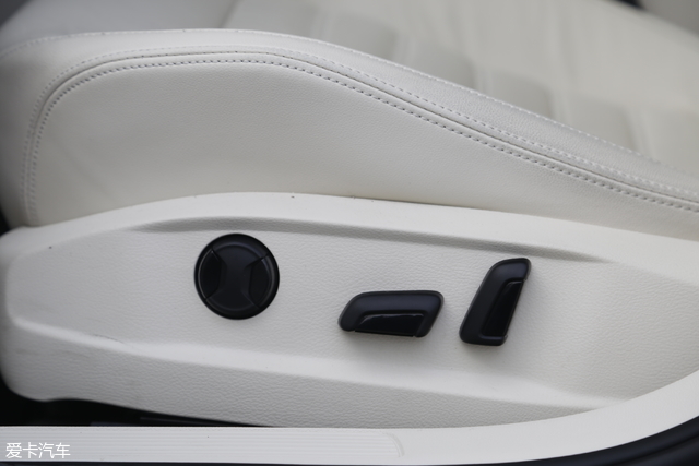 谁是A+标杆？凌渡还是速腾？