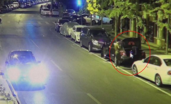 团伙拿万能钥匙专偷老款奥迪、别克后备箱