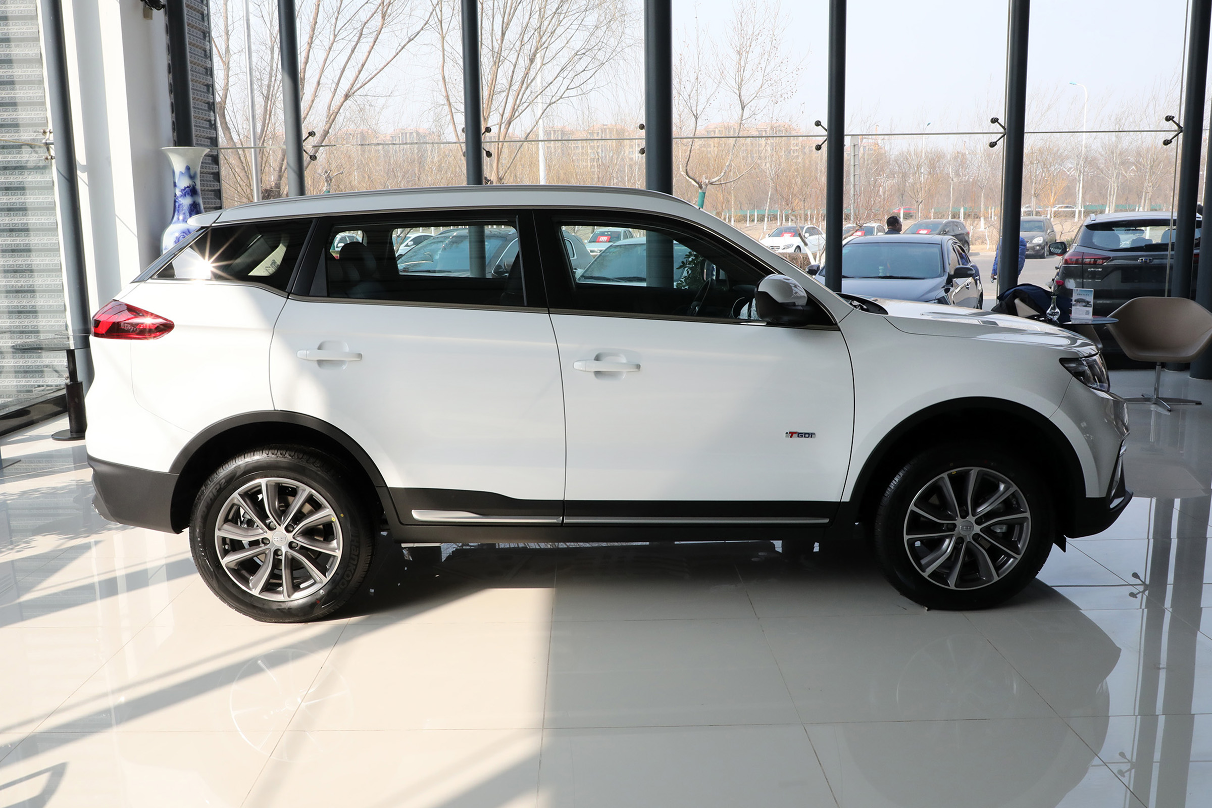 吉利汽车每天推荐好车,吉利博越自动挡2021款落地价suv