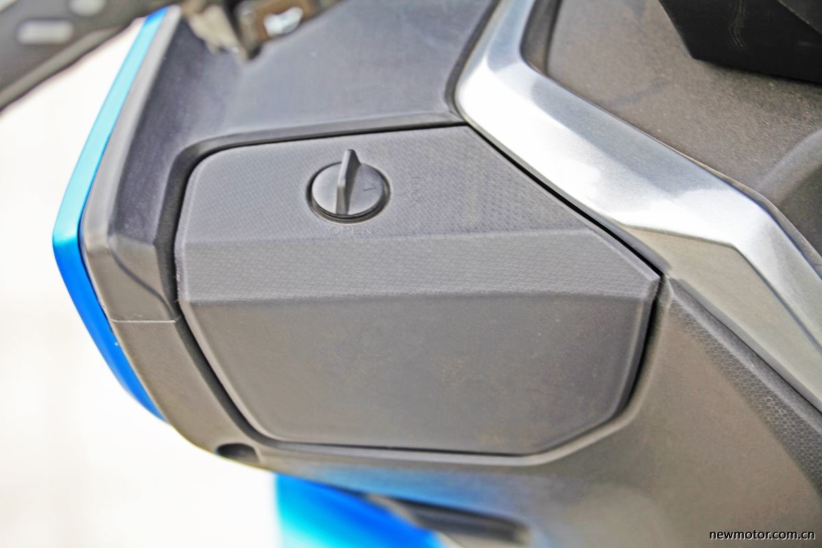 光阳赛艇300测评,牛摩测评赛科龙