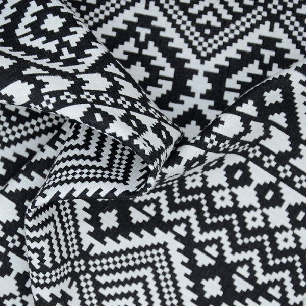 影响服装廓形的重要部位,影响服装颜色的因素