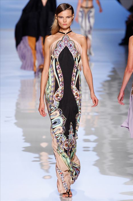 影响服装廓形的重要部位,影响服装颜色的因素