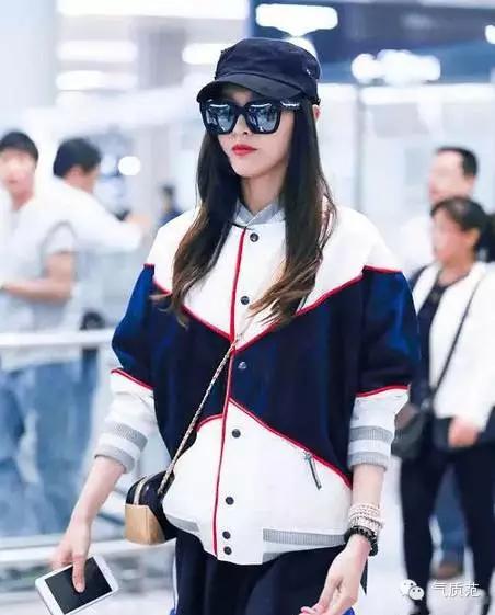 墨镜的正确戴法图片,什么脸型适合戴什么样的墨镜男