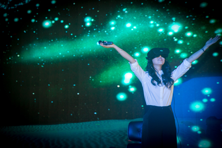 vr线优缺点,开vr体验店赚钱的几率大吗