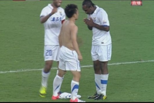 周通模仿巴洛特利,周通巴洛特利