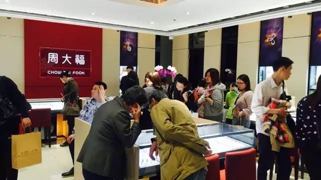 最新八佰伴打折,八佰伴年终活动视频