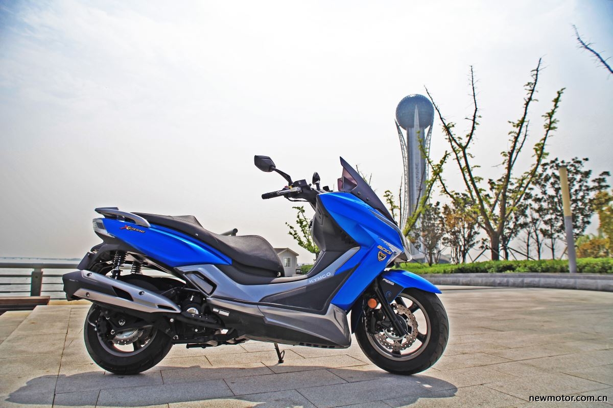 光阳赛艇300测评,牛摩测评赛科龙