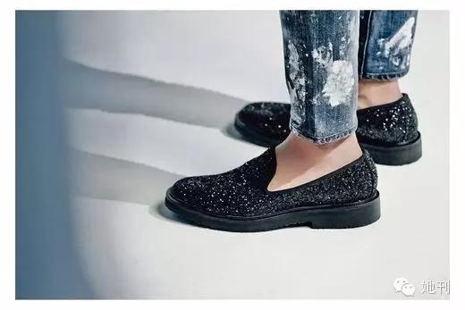 蕾哈娜权志龙同框,蕾哈娜和权志龙互动