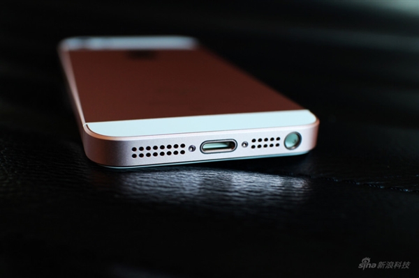 iphonese深空灰开箱,粉色iphone实拍