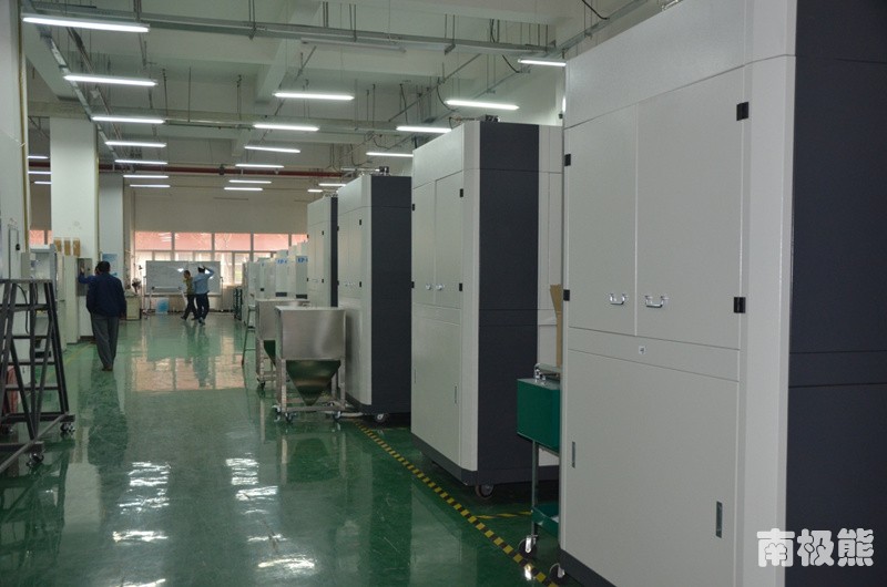 易三维金属3d打印机,3d打印尼龙机简介