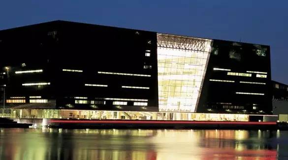 说到品牌设计你想到了什么,说到设计师你会想到什么呢