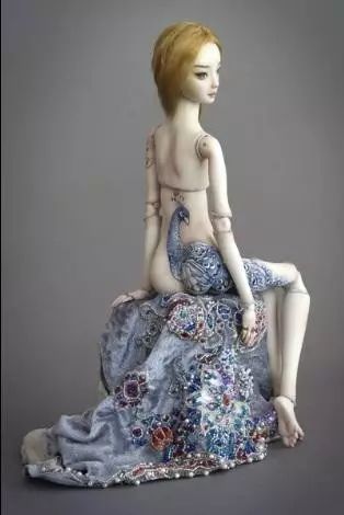 李晨送给范冰冰的200万娃娃，其实并不贵！