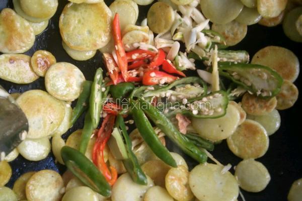 绿豆饼炒了吃,素炒绿豆饼做法