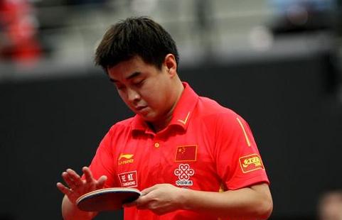 乒乓球拍把柄掉了可以用502胶水粘,乒乓球拍掉了一大块可以用502粘吗