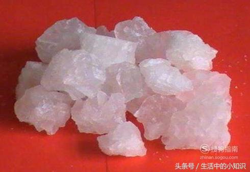 牛仔衣服领子发黄如何清洗,白衣服领子黄了怎么清洗