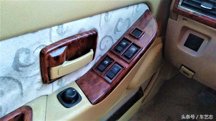 什么国产suv能在车里面睡觉 (领克03后排座椅放倒可以睡人吗)