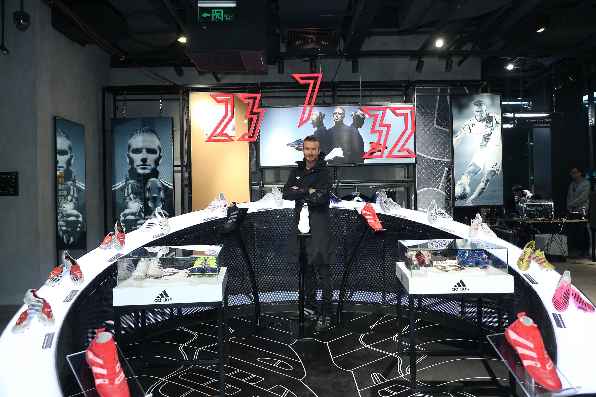 阿迪达斯鞋贝克汉姆,贝克汉姆阿迪达斯2018