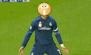 球场上的这些特效，我打100分，拉莫斯被黑出翔