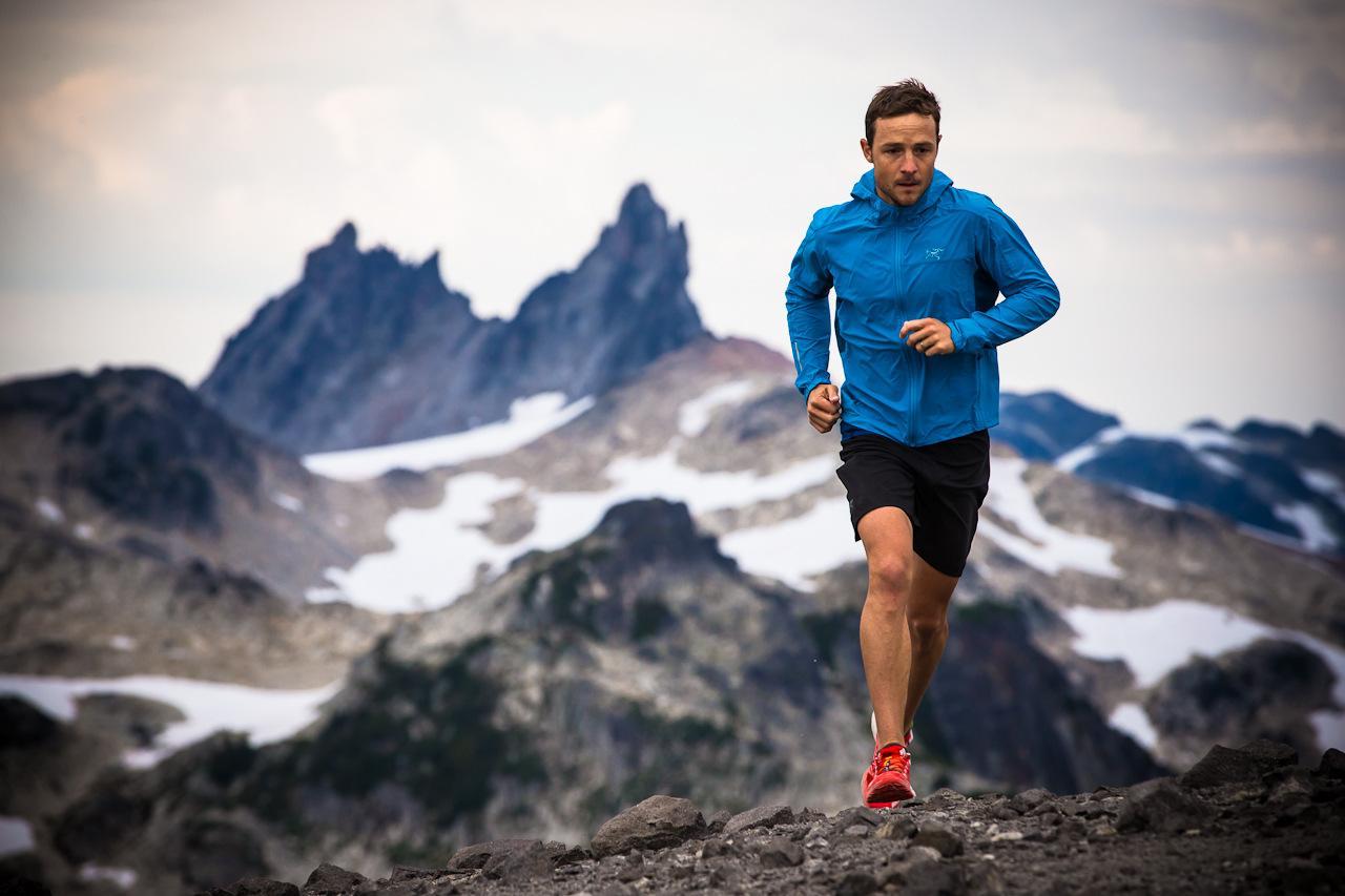 始祖鸟服饰最热门冲锋衣,除了始祖鸟还有什么户外品牌