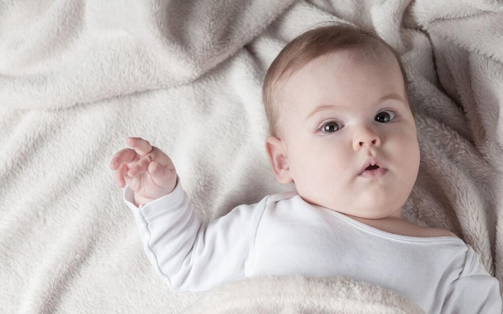 6个月的宝宝还吃夜奶正常吗,宝宝6个月还吃夜奶正常吗