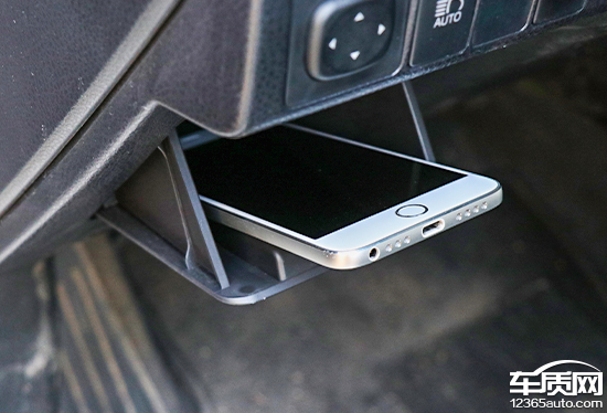 卡罗拉双擎天青石2019款试驾,家用车之最佳选择卡罗拉双擎