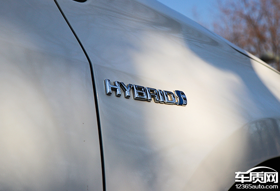 卡罗拉双擎旗舰版空间坐人实测,沉浸式体验卡罗拉双擎2017款