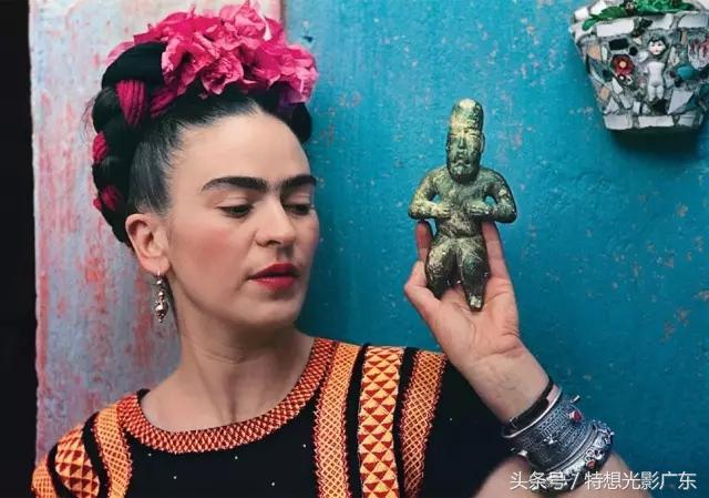 毕加索：你我都画不出她这么好的自画像