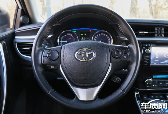 卡罗拉双擎旗舰版空间坐人实测,沉浸式体验卡罗拉双擎2017款