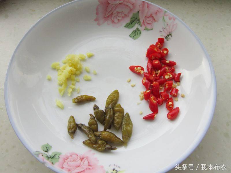 酸豆角炒虾酱,酸豆角炒虾米最正宗的做法