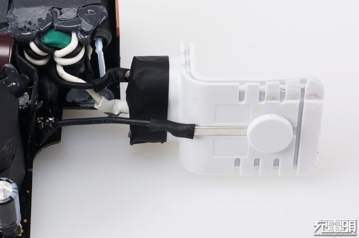 有没有仿的很真的苹果充电器,贫穷限制了我的想象力动画