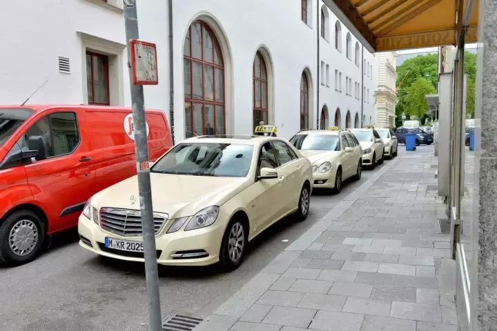 出租车最经典的车型,各国出租车车型大全