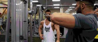 后束肌肉训练方法,后束训练三头发力