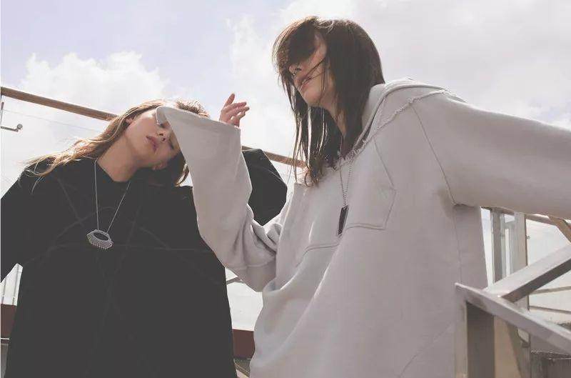 半个娱乐圈都爱的SMFK时尚战袍，和易烊千玺、潘玮柏穿情侣装啦！