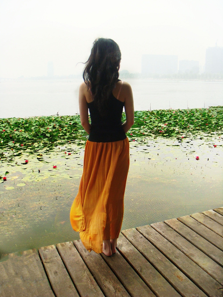 女子不听劝被骗后悔了,女子不听男朋友劝告结果追悔莫及