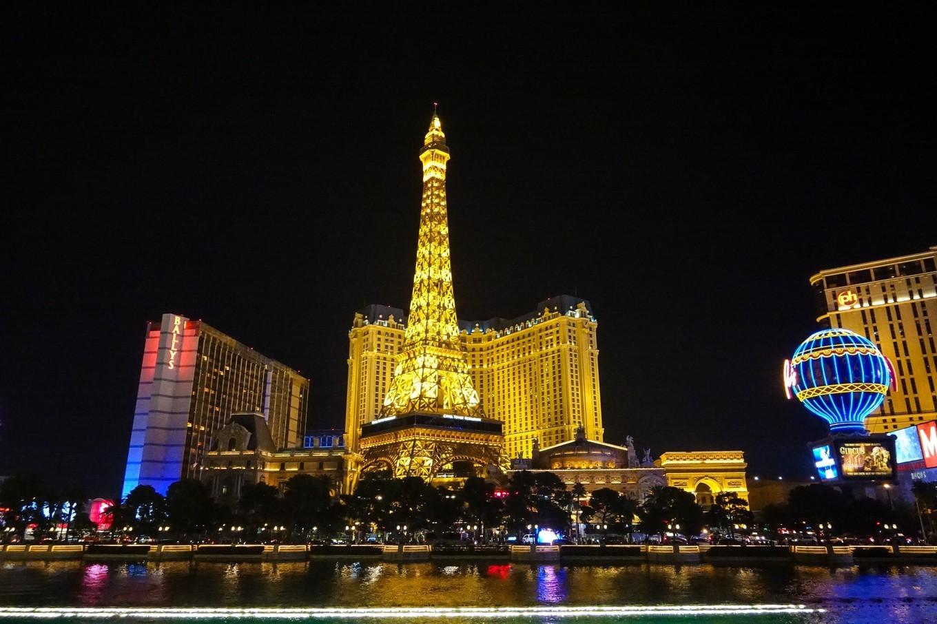 鍐呭崕杈惧窞鑻辨枃姝屾洸,鍐呭崕杈惧窞鐨勬瓕