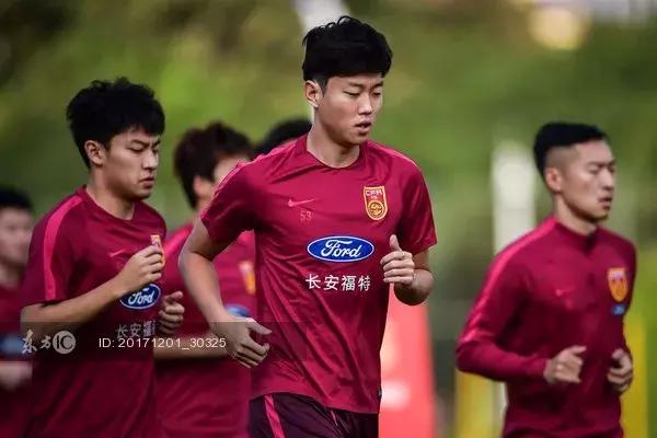 95后征战东亚杯!请踏实踢球,别再让中国足球没戏了