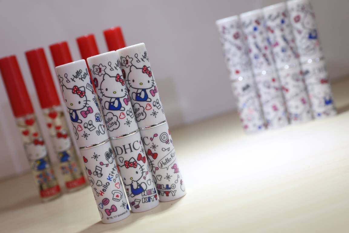 DHCHelloKitty少女心限定款带你体验冬日润养