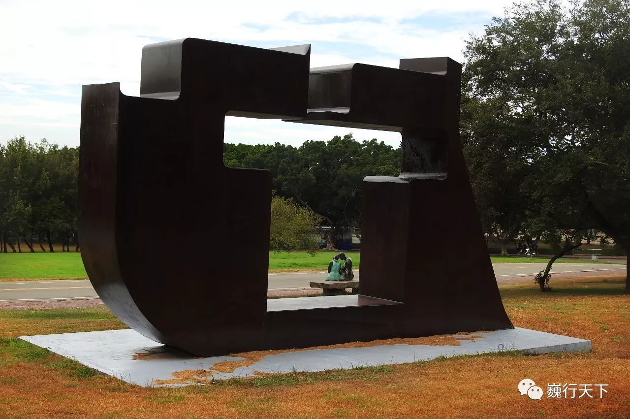 这所大学很特别,来的人都会找到逝去的校园爱情故事