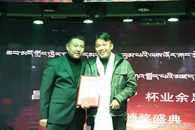 2016足球颁奖典礼最佳11人,中国足球颁奖典礼完整版