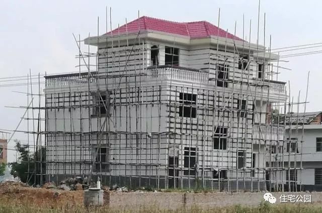 为父母在老家盖房花45万,为父亲放弃80万年薪回农村