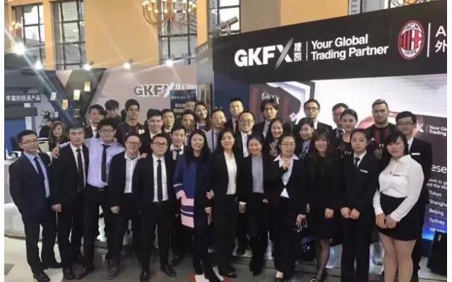 看遍星辰大海走尽世间繁华,看遍星辰大海歌曲